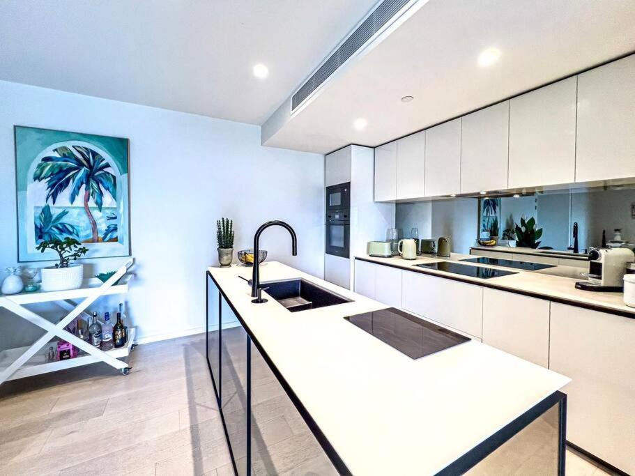 Palm Luxury Getaway Apartment Gold Coast