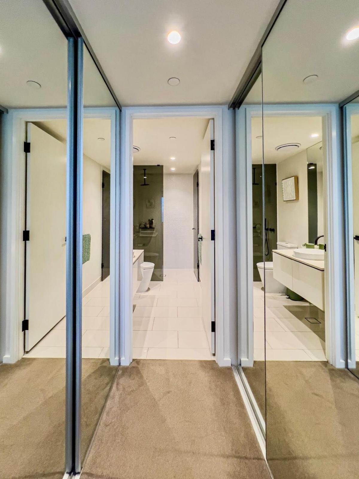 Palm Luxury Getaway Gold Coast